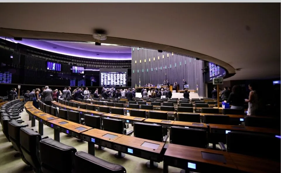 Concurso da Câmara dos Deputados tem salários de mais de R$ 32 mil; saiba como se inscrever