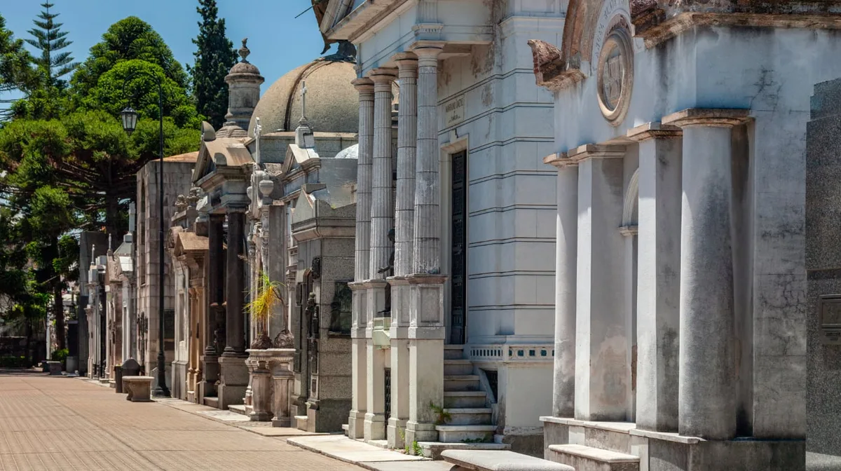 Cuánto cuesta una bóveda en el Cementerio de la Recoleta y por cuántos años se puede tener: hay opciones desde US$16.000