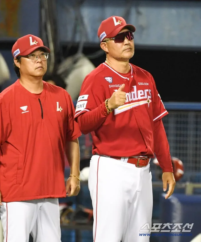 "올시즌 맘고생 심했을 텐데…" 37세 베테랑 뒤늦은 2G 연속 홈런, 따뜻하게 감싸안은 리더십 [잠실승장]