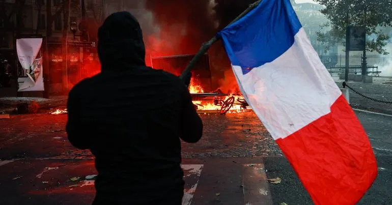 França. Detidas 1.200 pessoas em dia de protestos violentos