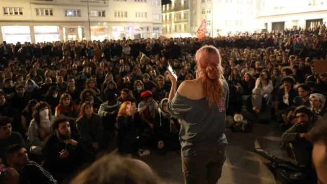 Manifestantes no Porto decidem voltar a acampar no sábado