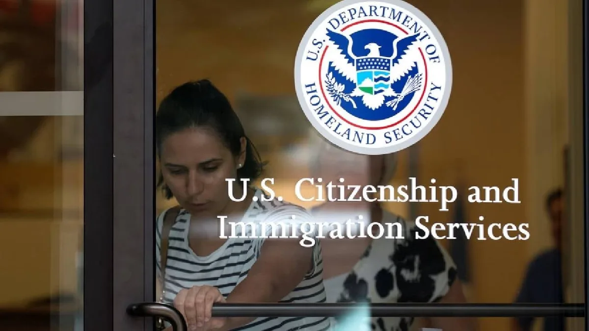 USCIS invalidará trámites de permiso de trabajo y extensión de estatus legal que no usen el nuevo formato