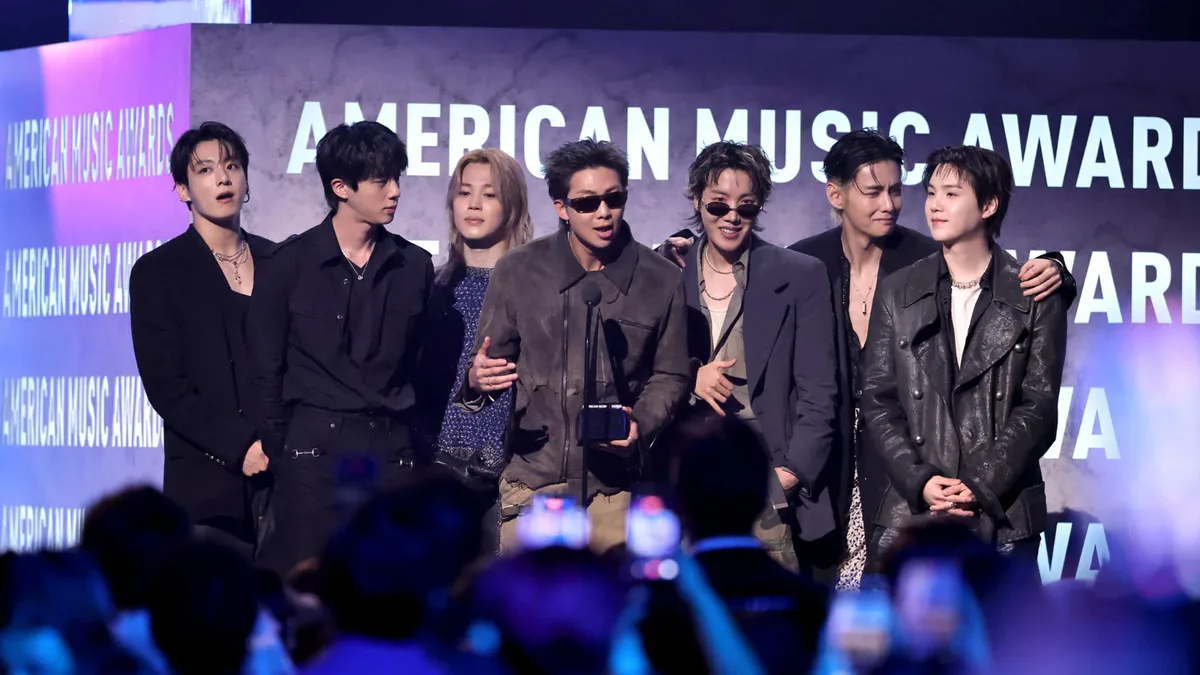 BTS: un membre du groupe de K-pop révèle avoir perdu une partie de son audition à l'oreille droite
