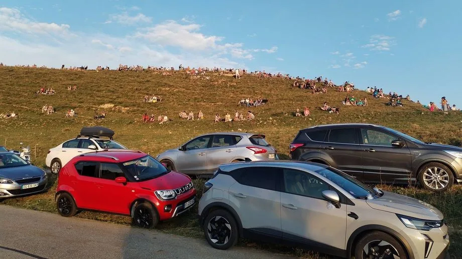 "Les Bauges ne sont pas un parc de loisirs" : après l'éclipse solaire, cette maire de Savoie pousse un coup de gueule