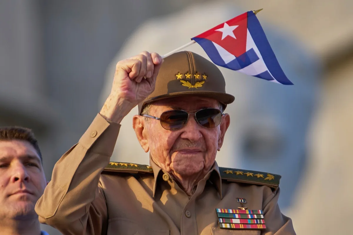 El último rumor y un exilio dorado en España: los preparativos de la jerarquía cubana para el día después