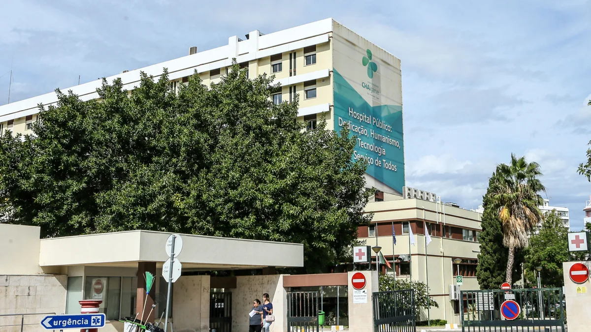 ULS Algarve nega tempos elevados de espera nas urgências indicados pelo Portal do SNS