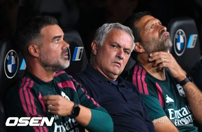 4-1 대승에 "압박 느끼기엔 내가 너무 늙었다" 무리뉴의 자신감..."레알 벤치에는 뛰어난 선수밖에 없다"
