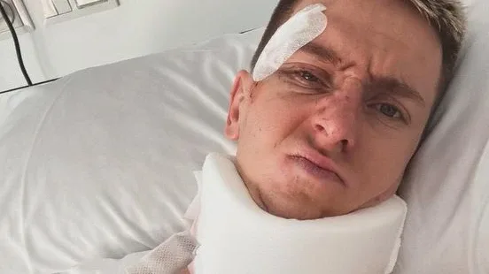 Nach üblem Sturz: Lädierter Pogačar grüßt zu „Stayin' Alive“ vom Krankenbett