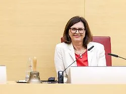 "Heute bin ich gelassener": Ilse Aigner spricht über frühere schwere Erkrankungen