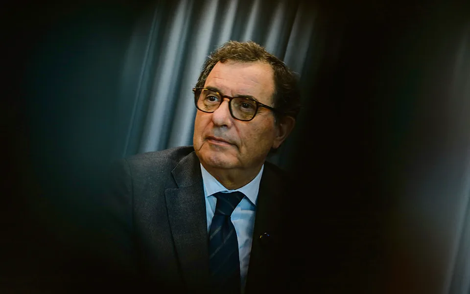 Castro Almeida apela a mobilização dos autarcas para resolver problema da habitação