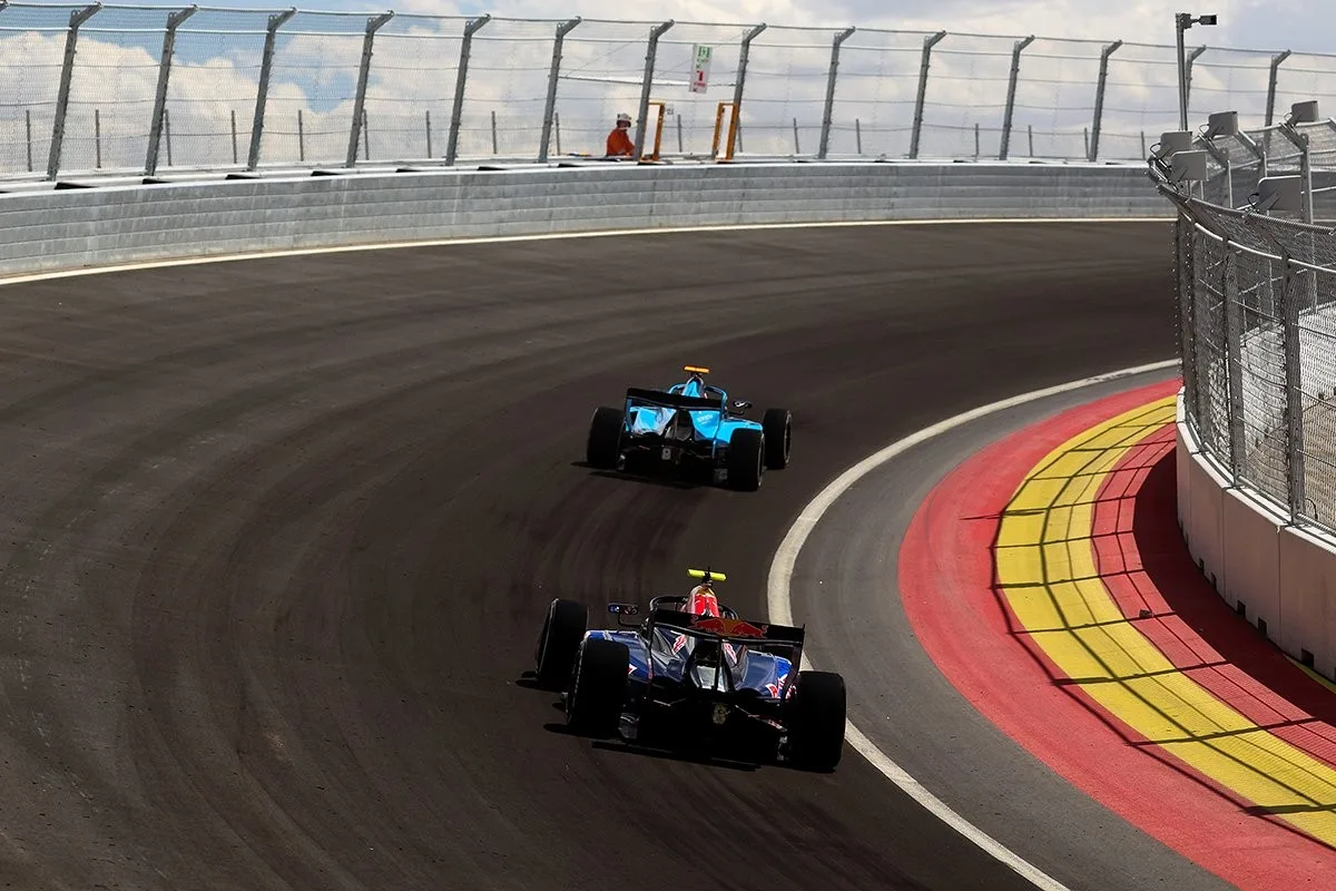 Prestes a estrear na F1, circuito de Madri recebe teste da F3; veja vídeo