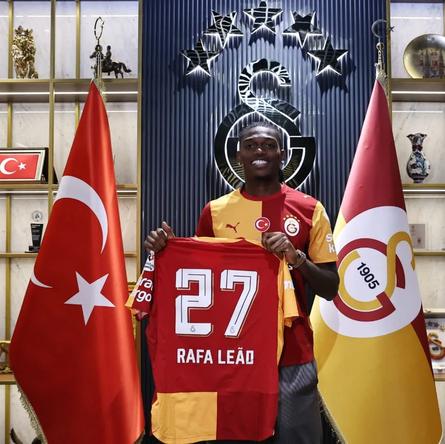 Oficial, Leão al Galatasaray: adiós al Milan tras siete temporadas