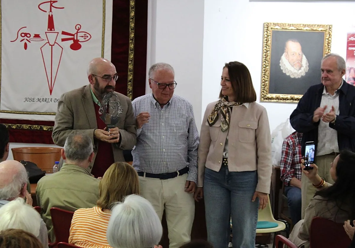 La esencia de la obra literaria de Quevedo cobra vida mediante una propuesta artística única en Villanueva