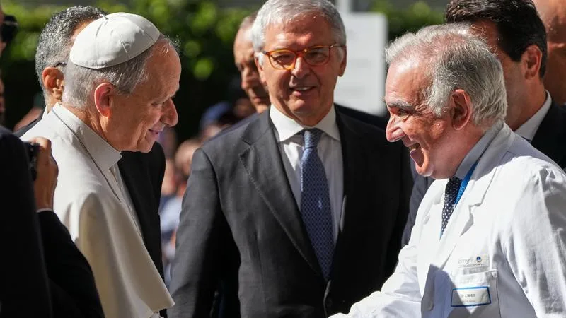 Pope Leo diagnosed with lung cancer after 90-minute surgery to remove part of right lung, Vatican confirms