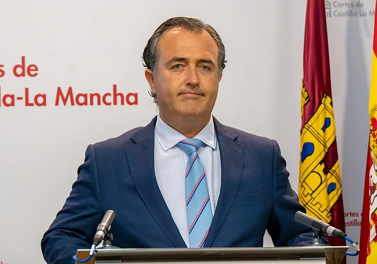 PSOE y PP tumban la 'prioridad nacional' de Vox en Castilla-La Mancha