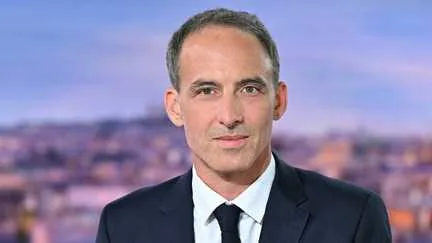 Le cofondateur de Place publique, Raphaël Glucksmann, officialise sa candidature à l'élection présidentielle "pour relever la France"