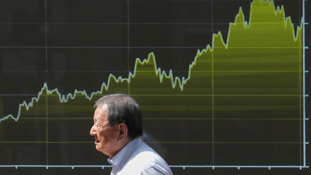 De la France au Japon, des taux d'intérêts record pour les États et les ménages