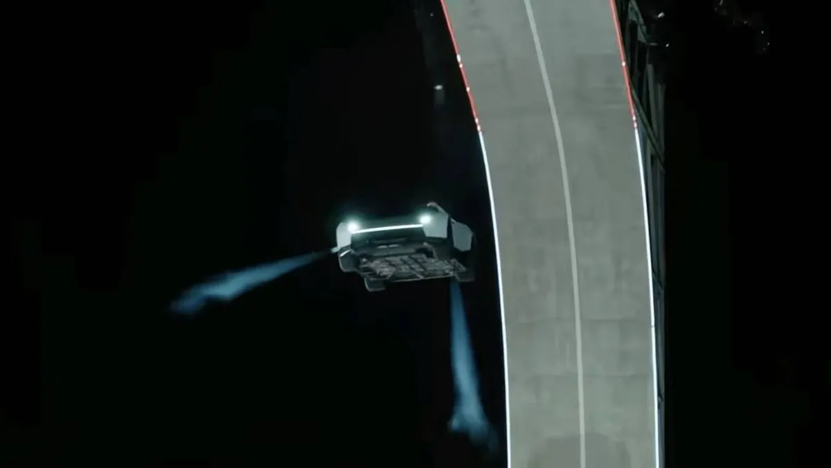 (FOTOS) ‘Los autos voladores SÍ existen’: Nuevo Tesla Roadster hace machincuepas en el aire
