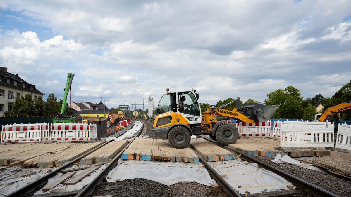 Korrekturen am Konzept: Die Deutsche Bahn lässt sich mehr Zeit für die Sanierung
