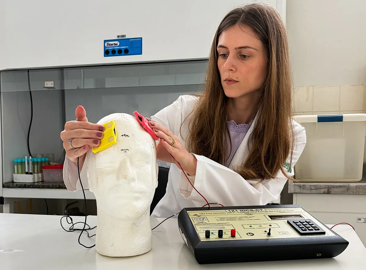 Estudo da USP usa estimulação cerebral para reduzir desejo por comida em pessoas obesas
