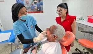 Misión Sonrisa entrega 90 prótesis dentales a adultos mayores en Caracas