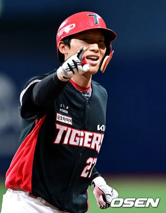 ‘412일 만에 만루홈런→6타점 개인 신기록’ 6연승 이끈 김호령, 후반기 반등 신호탄 될까 “스스로 늪에 빠진 느낌, 좋은 감 유지하겠다”