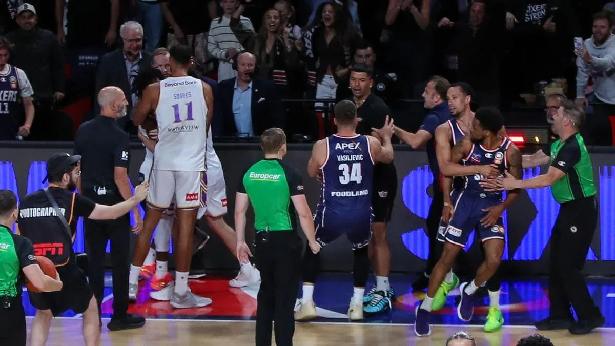 Cotton, Davis clash in heated NBL grand final rematch
