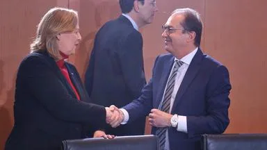 Bas und Dobrindt präsentieren Plan gegen Sozialbetrug