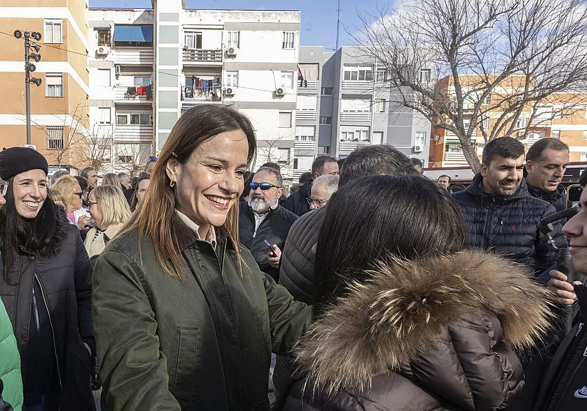La portavoz de Vox se lanza a la campaña en el antiguo cinturón rojo de Madrid
