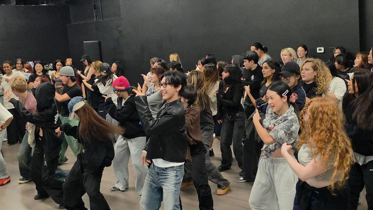 Thai Superstar TEN Pops Up In LA To Meet His Fans
