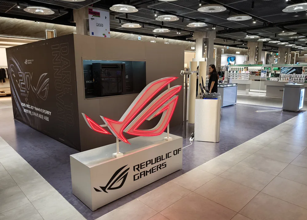 ROG 20주년 팝업 가보니… 한정판 ‘로갈리’에서 ‘G1000’까지 한자리