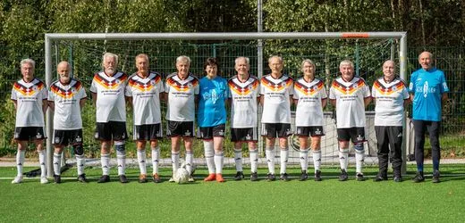 Fußball-WM: Deutsche Ü80 sichert sich in Australien den Titel