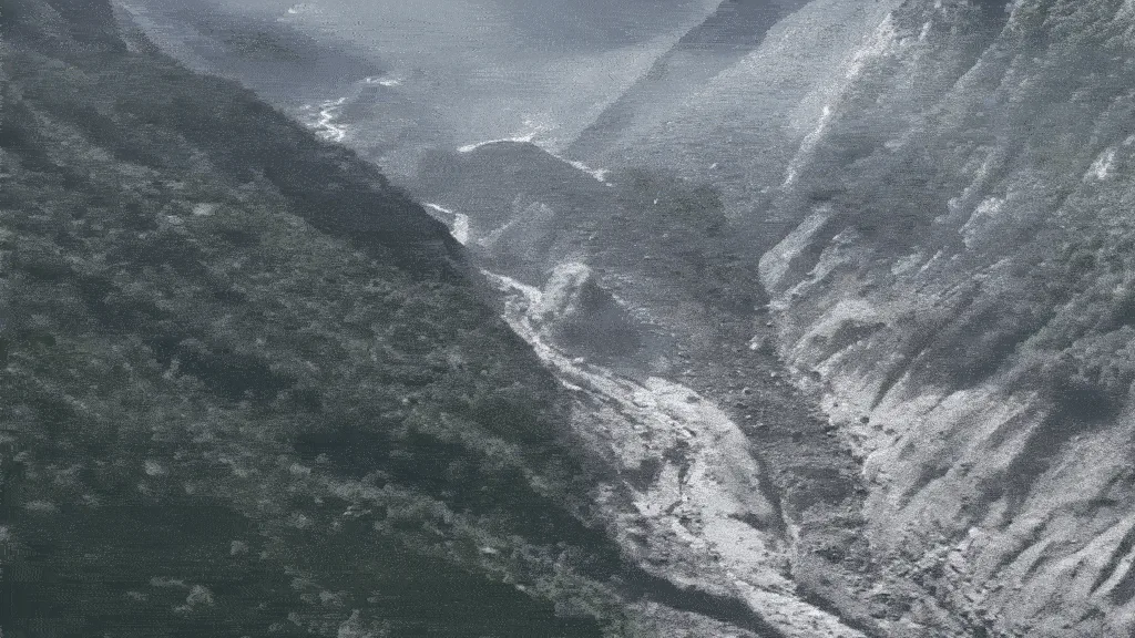 Second flood 'imminent'? Nepal halts rescue ops as China border lake begins overflowing