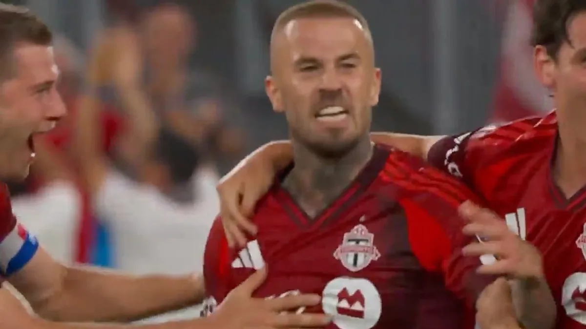 Dorsch curls stunning strike into top corner to extend TFC’s first-half lead