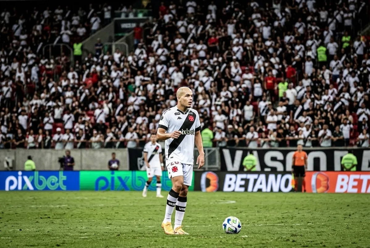 Ex-Vasco deixa clube do AM às vésperas de jogo da repescagem da Série D