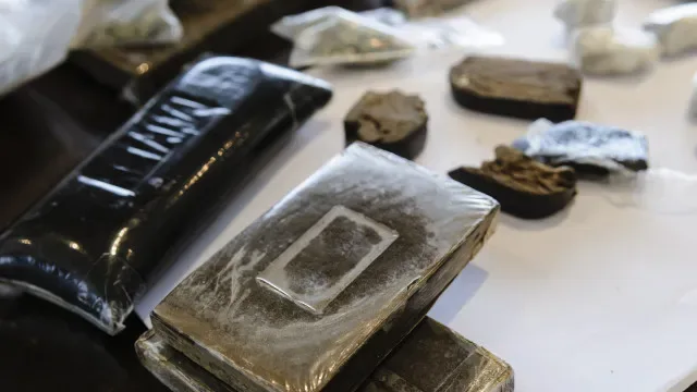 Preventiva para homem apanhado a vender droga (com taco de basebol)