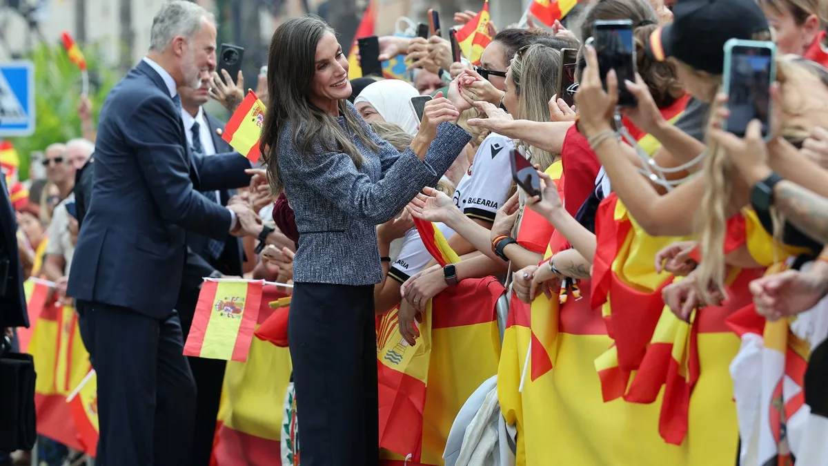 Así es la cocina del Parador donde almuerzan hoy los reyes Felipe y Letizia: desde arroz caldoso a la marinera hasta tajín de pollo a la moruna