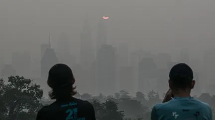 Le niveau d'alerte maximal déclenché dans une partie de l'Asie du Sud-Est, à cause de fumées toxiques provoquées par des incendies