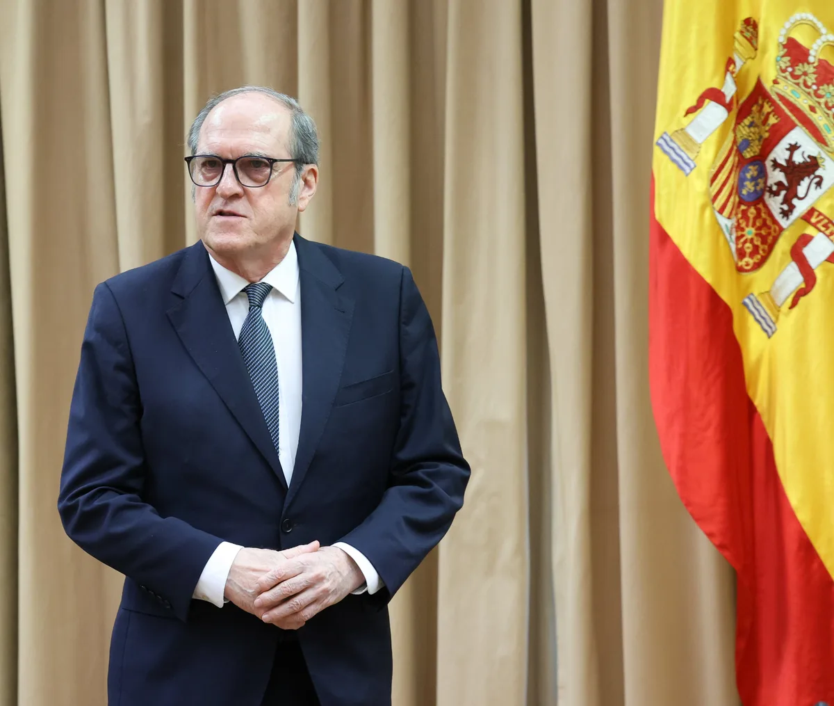 El Constitucional discute si intervenir ya en la controversia sobre la suspensión del derecho al voto de 160.000 españoles por la ‘ley de nietos’