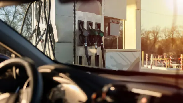 Combustíveis: Preço eficiente sobe na gasolina e desce no gasóleo