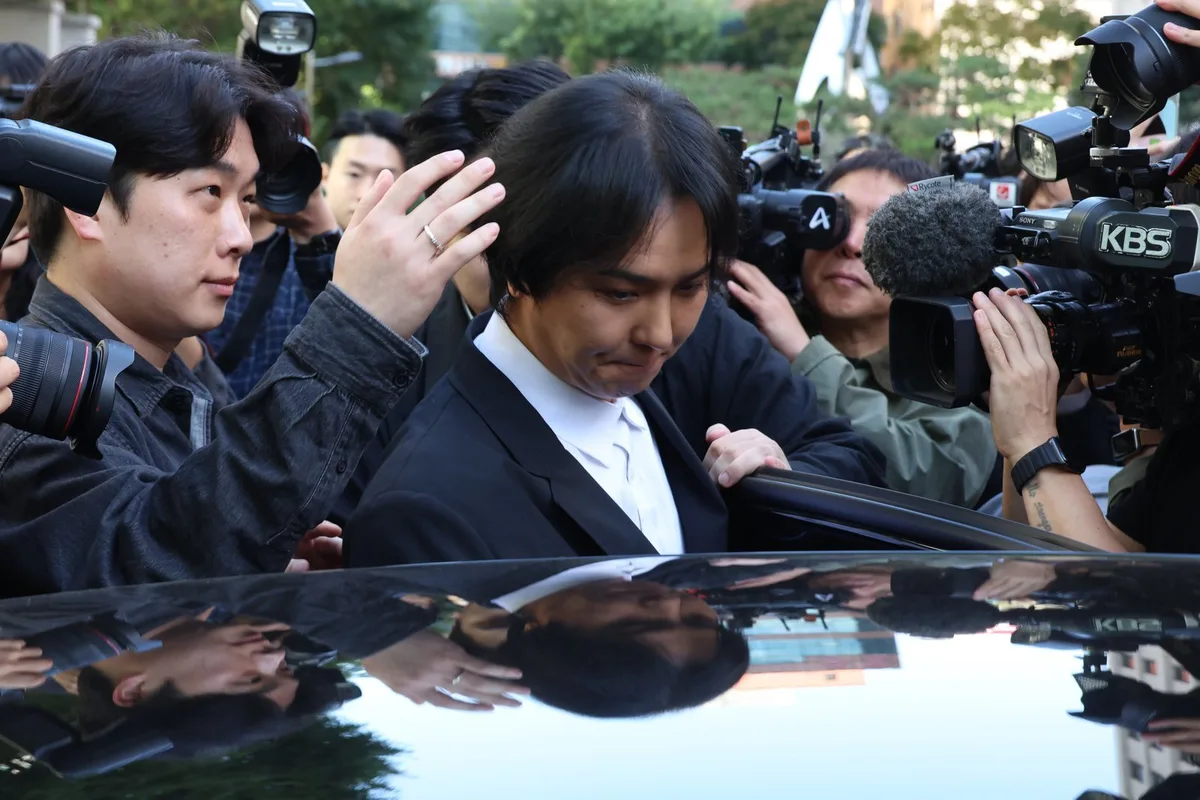 송민호 ‘102일 재복무’ 추진에…“처음부터 다시 복무시켜라” 네티즌 분통