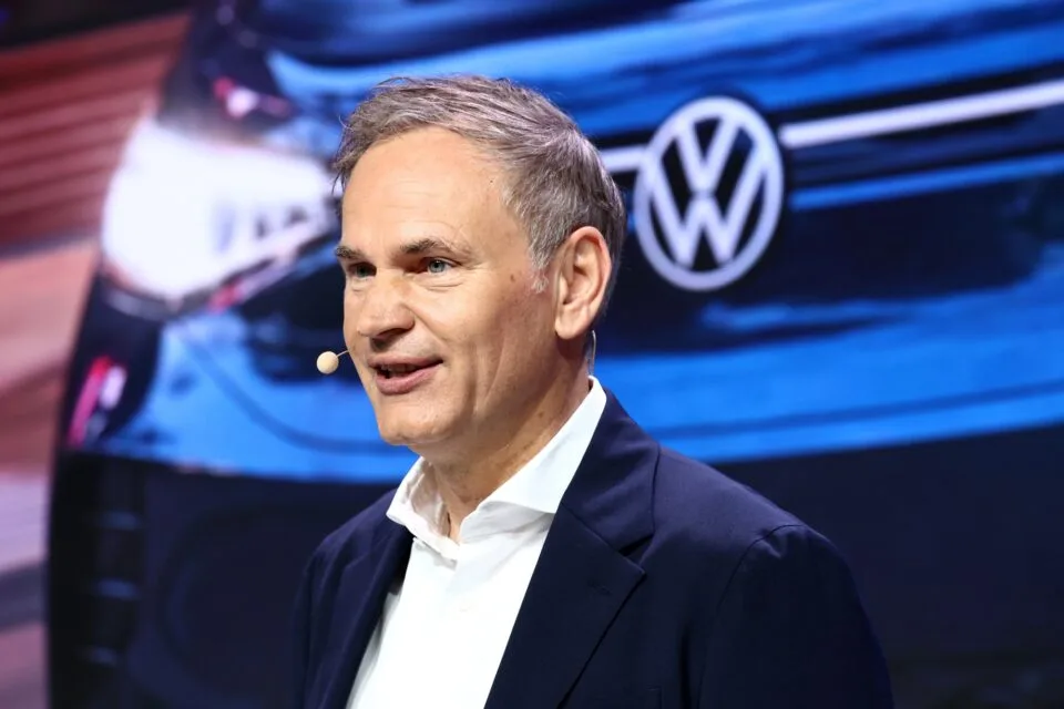 Volkswagen: Alemanha deverá absorver metade dos despedimentos adicionais, diz CEO