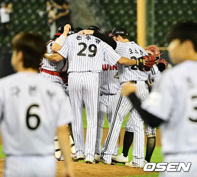 [사진]LG, 1위 KT 상대 위닝시리즈 예약