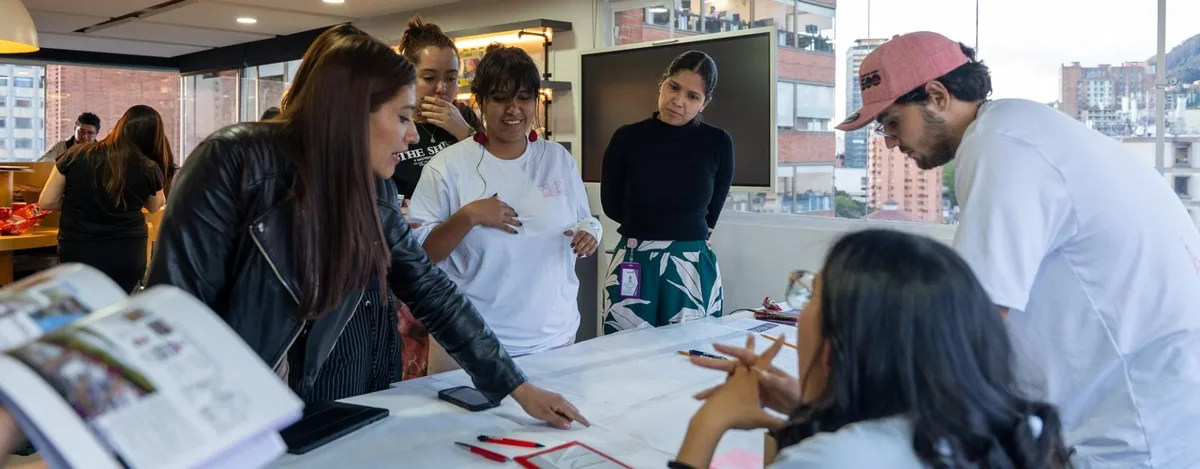 Cursos gratis para emprendedoras en Bogotá: más de 200 mujeres fortalecerán sus negocios