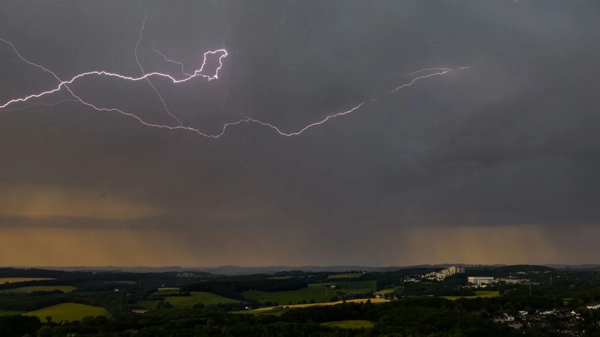 Wetter in NRW: Gewitter und Starkregen am Wochenende