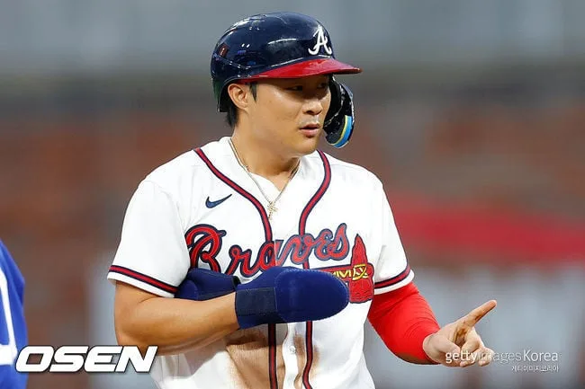 '안타-안타-안타' 김하성 드디어 제대로 터졌다! 시즌 첫 3안타→타율 0.112 상승…팀은 5-9 패배 [ATL 리뷰]