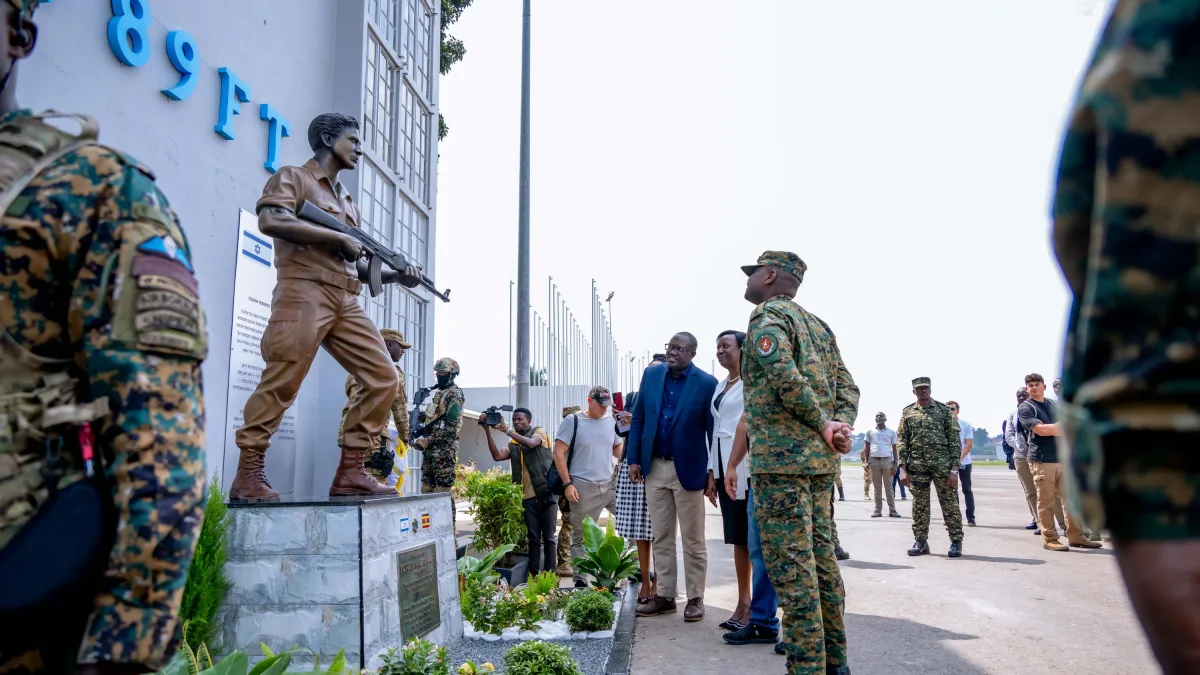 Uganda und Nahost: Ein tweetender General und eine schwierige Mission