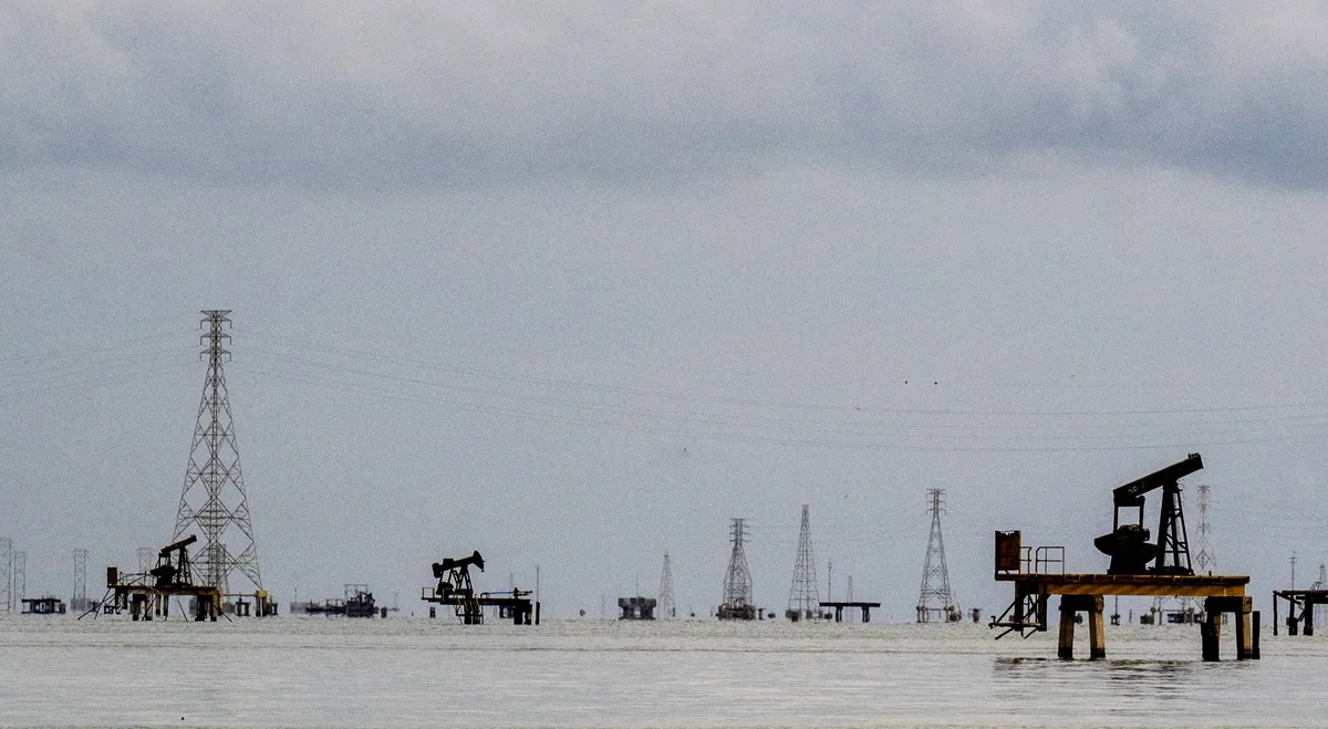 EE UU defiende acuerdo petrolero como paso necesario para elecciones en Venezuela