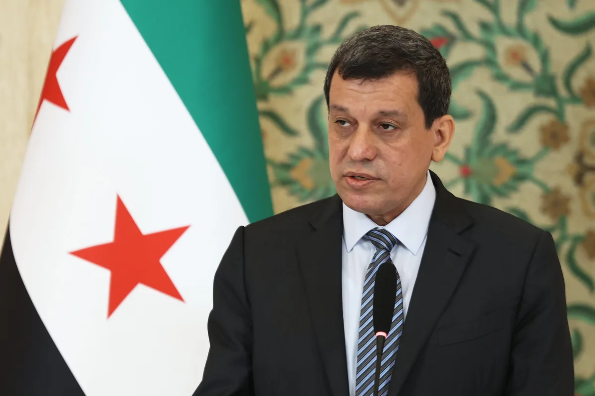 Las fuerzas kurdas de Siria anuncian su disolución para integrarse en el nuevo Estado