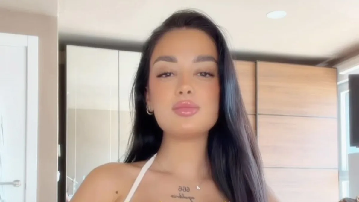 Julia Janeiro se ríe de la polémica con Belén Esteban y lanza una irónica respuesta que arrasa: "Atentamente, vuestra nepo baby favorita"